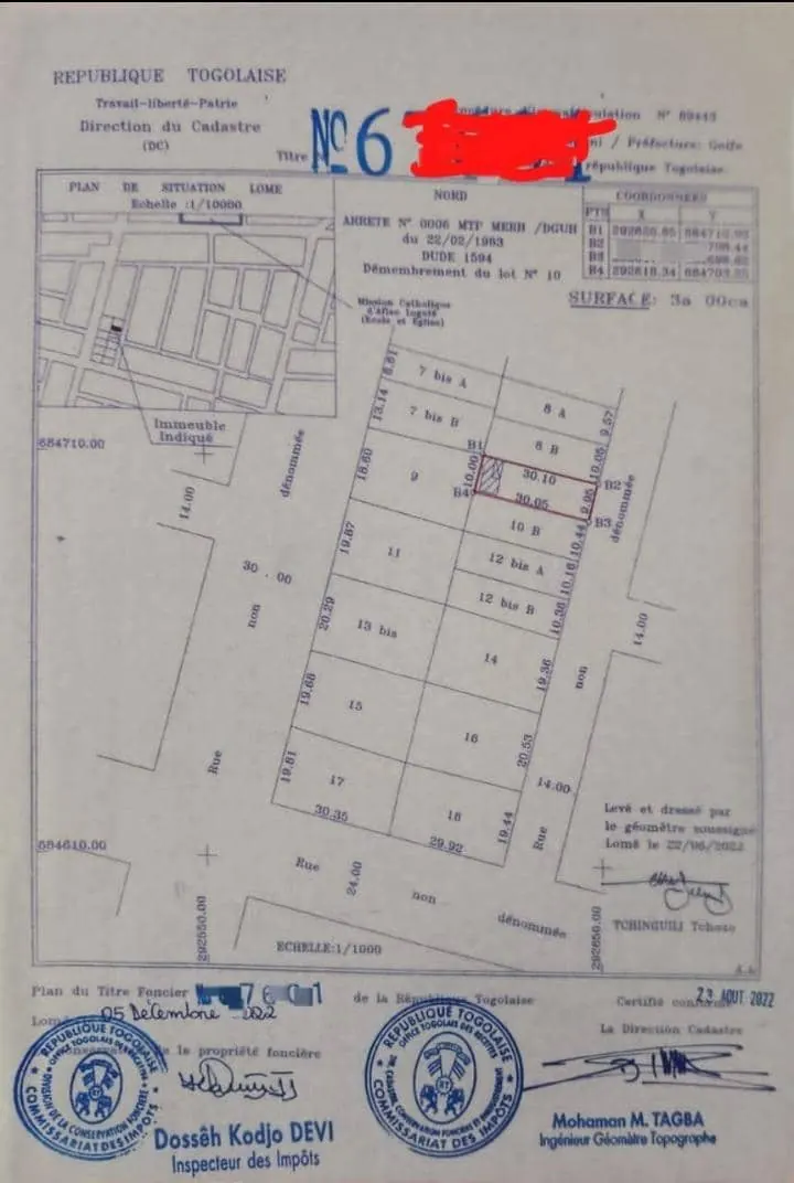 Terrain demi-lot 300 m² avec pièce, cuisine et forage en vente à Adidogomé Sagbado – 18 millions FCFA