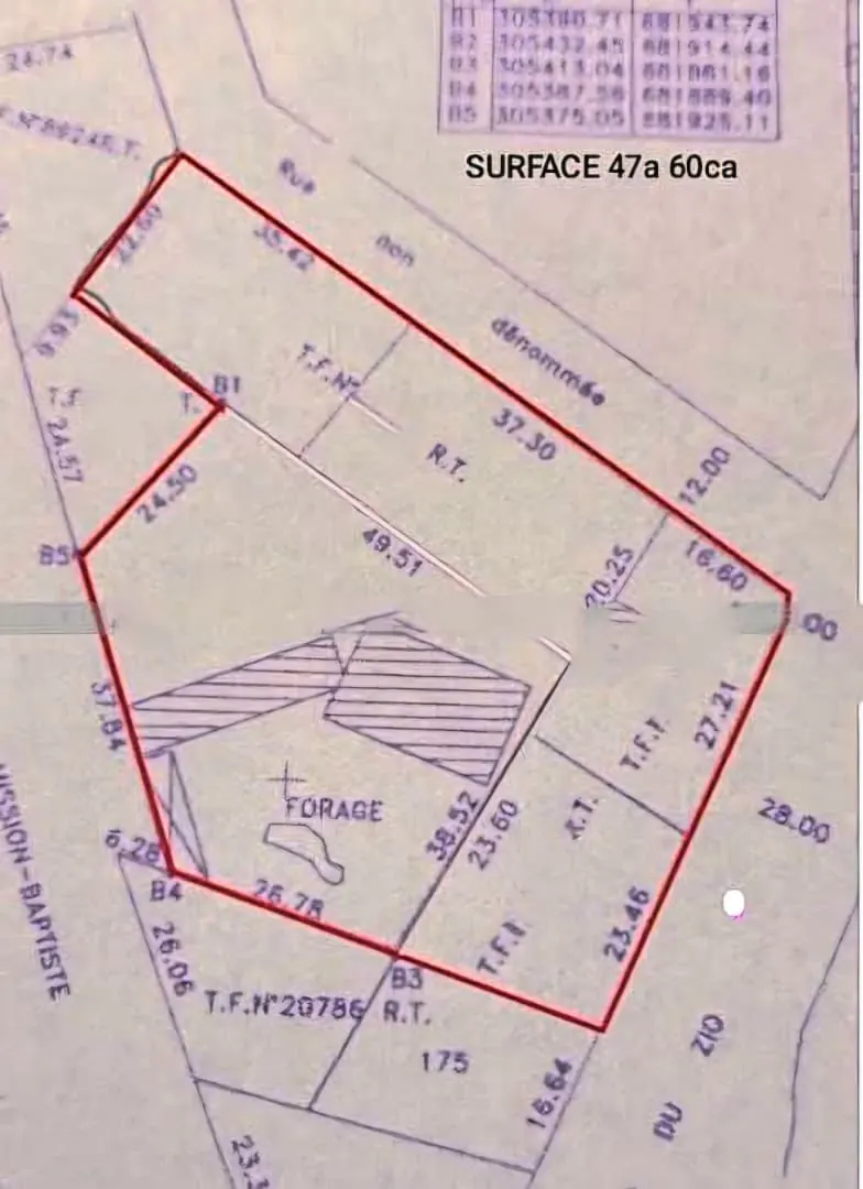 Terrain 8 lots en bordure de goudron à vendre à Tokoin Novissi – 1,5 milliards FCFA