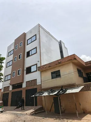 Immeuble R+3 de 4 appartements en vente à Dekon Lom-Nava, bord du goudron – 150 millions FCFA — photo 5