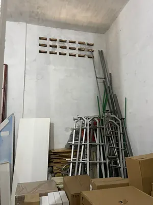 Entrepôt de plus de 600 m² à vendre en bordure de route à Colombe de la Paix – Lomé centre – titre foncier disponible — photo 3