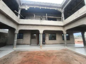 Villa duplex partiellement achevée en vente à Kpala Kognito – 40 millions FCFA