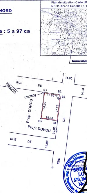 Vente d'un terrain à Adidogomé Apédokoé, 1 lot, angle de rues, clôturé – 28 millions FCFA à débattre