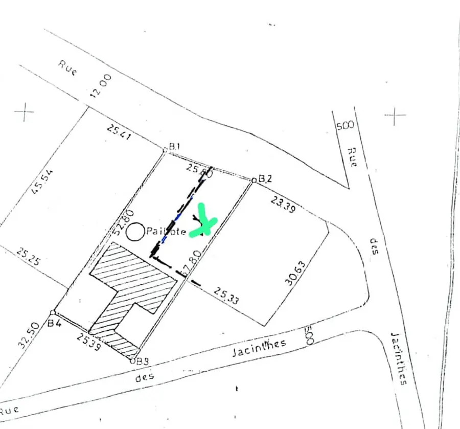 Terrain demi-lot à vendre à Cité OUA (Caisse) – Lomé – 150 millions FCFA