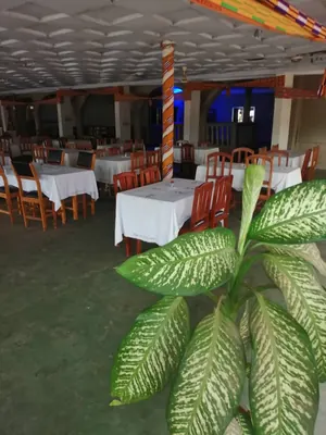Hôtel 100 chambres 7956 m² en vente ou à bailler en bordure du goudron à Kpalimé – à partir de 7 millions FCFA/mois ou 2,8 milliards FCFA — photo 9