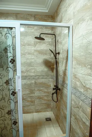 Vente d'une villa duplex meublée à Agodéké, 12 chambres, 600 m², titre foncier personnel – 250 millions FCFA — photo 25