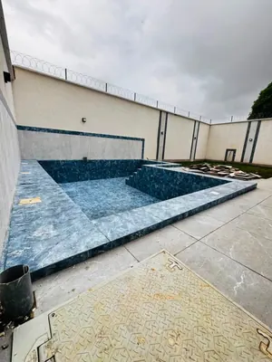 Villa triplex 6 chambres 400 m² à vendre à Djidjolé, proche du goudron – 280 millions FCFA — photo 1