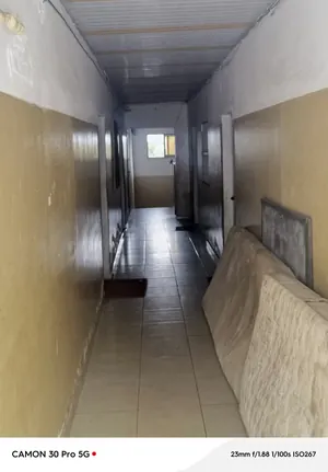 Immeuble polyvalent 27 pièces de 353 m² en vente en bordure de pavés à Bè Kpota – 300 millions FCFA — photo 6