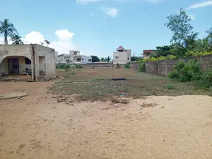 Terrain 6 lots à vendre à Baguida Luxolin à 100 m du goudron – 400 millions FCFA à débattre — photo 2