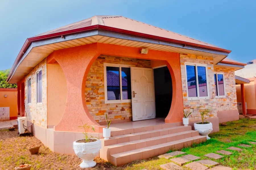 Villa meublée 4 pièces à louer à Hedzranawoé – 600 000 FCFA/mois