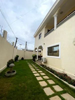 Location d'une villa duplex à N'Kafou, 5 chambres, avec jardin, climatisée – 650 000 FCFA/mois — photo 3