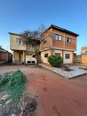 Vente de terrain à Agoè Cacaveli, 2 lots clôturés avec villa sur 1/2 lot à rénover, à 100 m du goudron – 65 millions FCFA le lot — photo 4