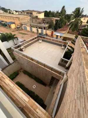 Vente d'une villa duplex à Agoè Cacaveli, 6 chambres, 603 m², proche du goudron – 190 millions FCFA négociables — photo 4
