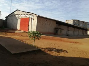 Entrepôt 1000 m² à louer dans la zone portuaire Grand Moulin à Lomé – 2 500 000 FCFA — photo 4