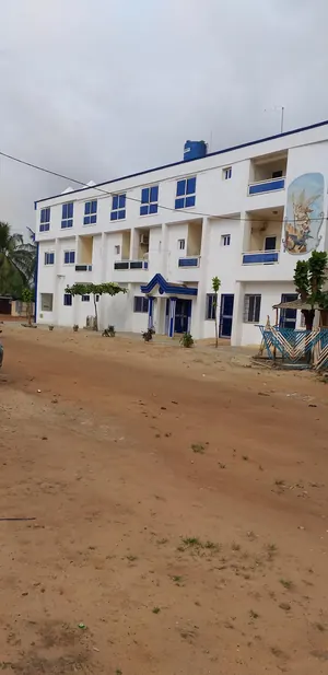 Immeuble hôtel 2 étages en vente à Agoè Assiyéyé – 200 millions FCFA