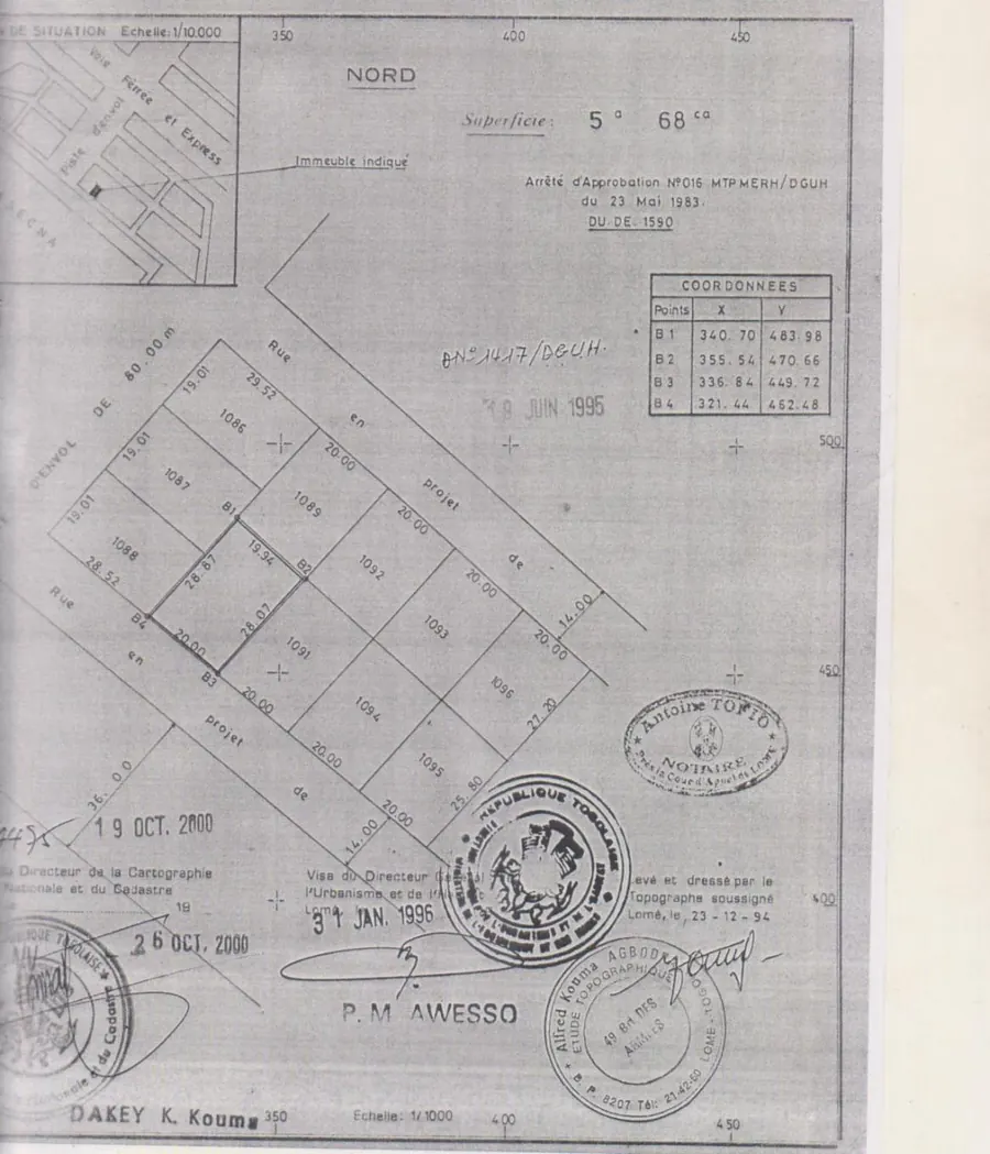 Villa inachevée 10 chambres et plus en vente au bord des pavés à Kégué – 60 millions FCFA