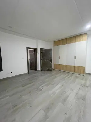 Villa duplex meublée 4 chambres avec piscine en location à Tokoin Séminaire Wuiti – 1 500 000 FCFA — photo 5