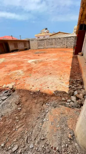 Entrepôt 400 m² en location dans la zone aéroportuaire à Lomé – 1 500 000 FCFA/mois — photo 3