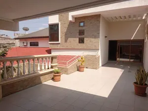 Villa R+1 5 chambres 644 m² en vente à Agbalépédo GTA – 350 millions FCFA