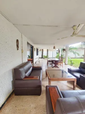 Vente d'une villa à Agoè Cacaveli, meublée avec piscine, 6 chambres sur 2 lots et demi – 350 millions FCFA — photo 19
