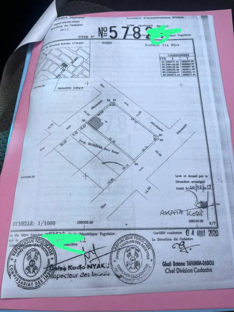 Vente d'un terrain à Agoé Sogbossito Anokui, 1 lot, angle de rue, à 400m du goudron – 40 millions FCFA