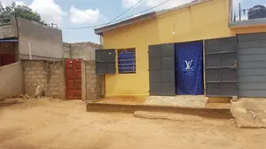Maison 5 pièces + boutique sur demi-lot en vente à Agoè Atiémé – 20 000 000 FCFA — photo 3