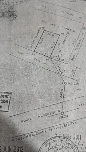 Terrain 1 lot clôturé en vente à Assigomé près de la Station Zener – 35 millions FCFA