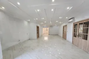 Villa R+4 de 34 pièces à vendre à Kodjoviakopé – 700 m² – Titre foncier – 1,5 milliard FCFA — photo 3