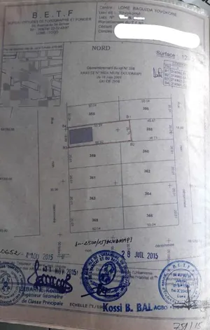 Terrain 2 lots de 1200 m² en vente à Baguida Monument côté plage – 70 millions FCFA