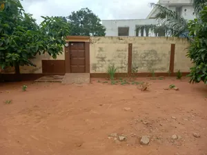Maison en angle de 2 voies à Adidogomé Atilamonou, 346 m², à 200 m du goudron – 27 millions FCFA — photo 2