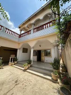 Maison en vente sur demi-lot avec titre foncier personnel à Avedji Gakpoto – 55 millions FCFA