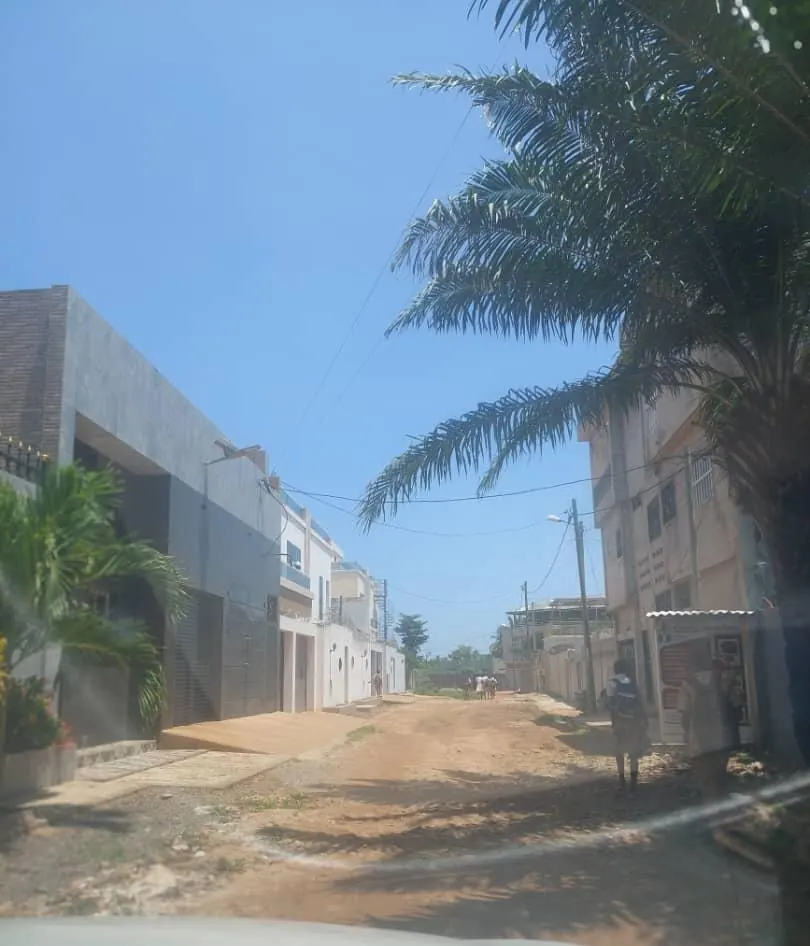 Terrain 2 lots en vente à Avenou proche du goudron – 55 millions FCFA le lot
