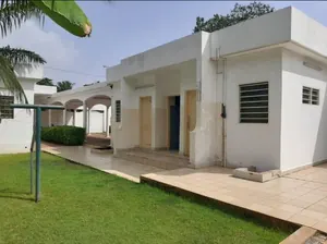 Villa 10 pièces sur 1920 m² avec piscine et garage à vendre à La Caisse – 1 milliard FCFA — photo 6