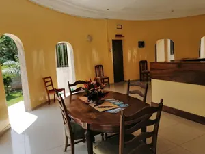 Vente d'un hôtel à Togoville, Ekpui, 12 pièces, 6 000 m² avec piscine et jardin – 480 millions FCFA — photo 6