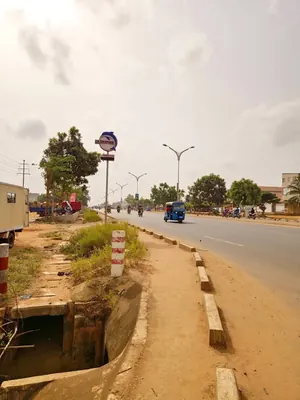 Terrain 4 lots en vente en angle de rue au bord du goudron à Sogbossito – 330 millions FCFA