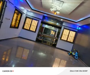 Villa duplex 6 chambres à louer en bordure de goudron à Agoè Assiyéyé – à partir de 600 000 FCFA — photo 4