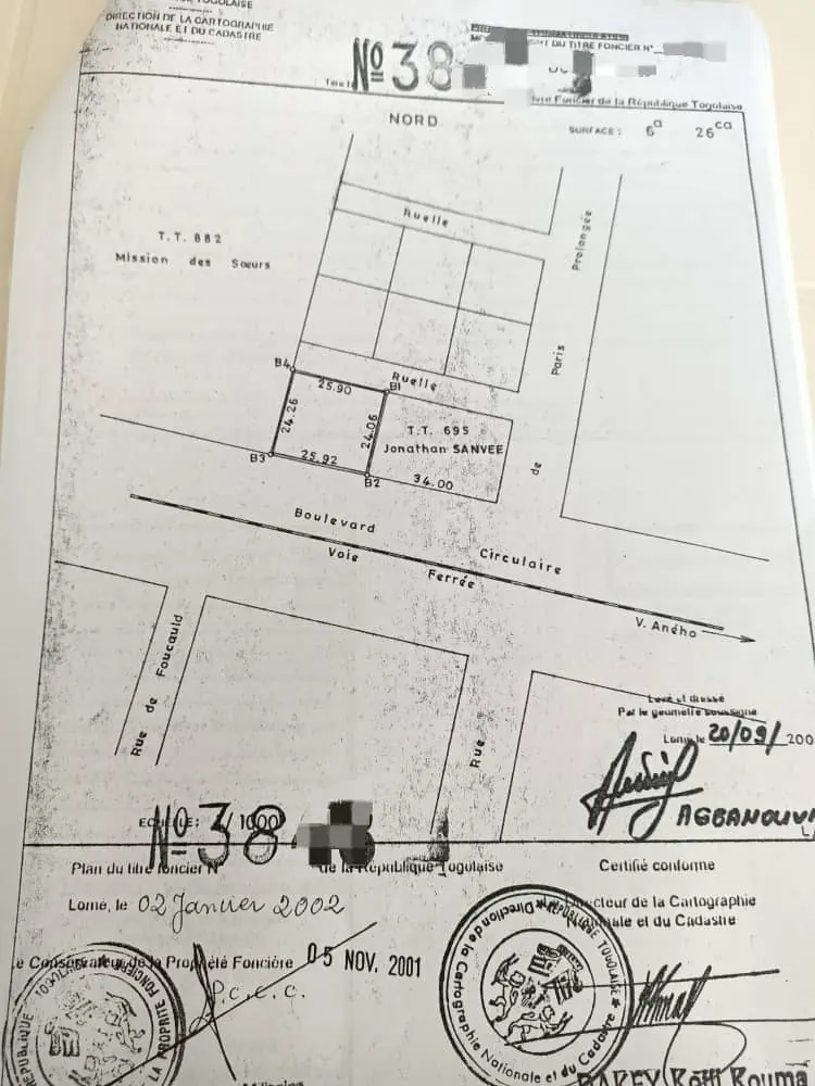 Villa avec boutiques en vente en bord du goudron à Dékon – 500 millions FCFA