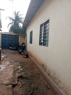Maison 5 pièces en vente à Amadahomé – 25 millions FCFA — photo 2