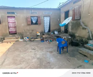 Vente d'un terrain à Agoè Carrefour Commando, demi-lot carré, angle de rue, bord de voie de 50m – 25 millions FCFA — photo 3