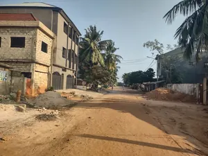 Terrain clôturé avec bâtiments en vente à Adidogomé Avenou Avé Maria – 57 millions FCFA — photo 3