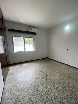Villa 3 chambres à louer à Forever à 100 mètres du goudron – 500 000 FCFA/mois — photo 3