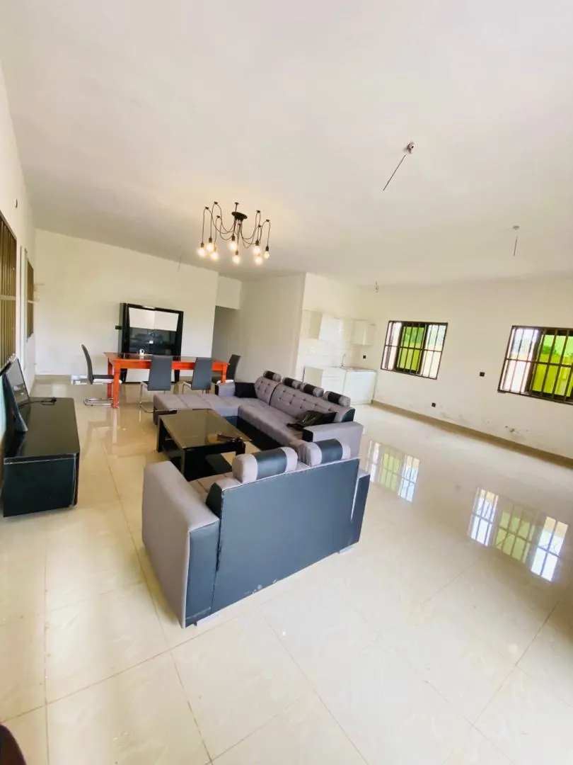 Villa duplex 5 chambres à vendre à Agoè Légbassito Assiko – 75 millions FCFA