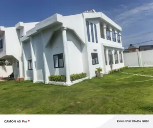 Villa 4 chambres avec mezzanine et dépendance à louer à Togo 2000 – 550 000 FCFA/mois — photo 2