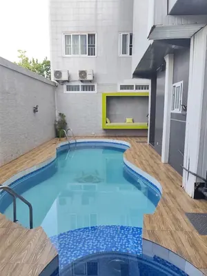 Hôtel 21 appartements sur 1200 m² en vente en angle de rue à Djidjolé – 1,05 milliard FCFA — photo 2