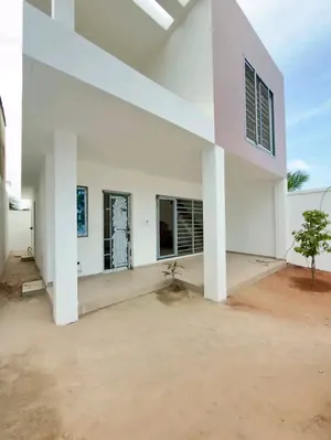 Vente d'une villa duplex à Djidjolé Kouvahey, 4 pièces, 170 m², nouvelle construction avec piscine – 65 millions FCFA — photo 6