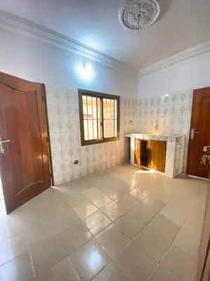 Vente d'une villa à Attiégou, 5 chambres, sur demi-lot, à 100 m du goudron – 59 millions FCFA — photo 4