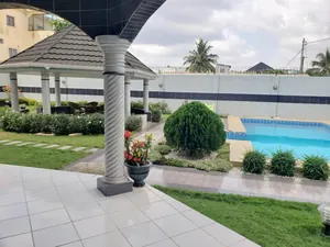 Villa duplex meublée 5 chambres avec piscine en location à Avenou – 1 600 000 FCFA/mois — photo 3