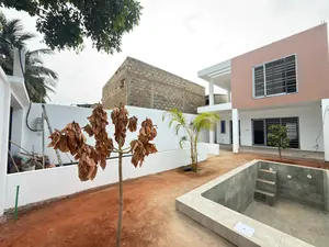 Vente d'une villa à Djidjolé, duplex avec piscine, 4 chambres, nouvelle construction – 65 millions FCFA — photo 2