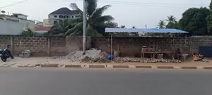 Terrain 2 lots en vente en bord de goudron à Adidoadin, derrière l'hôtel Concorde – 150 millions FCFA — photo 2