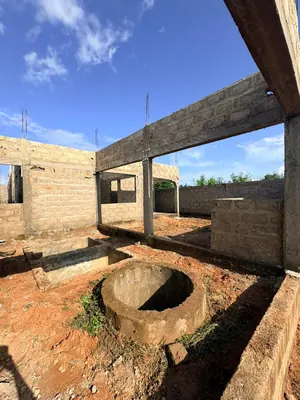 Villa inachevée 3 chambres sur demi-lot à Aképé, à 150 m du goudron – 15 millions FCFA — photo 3