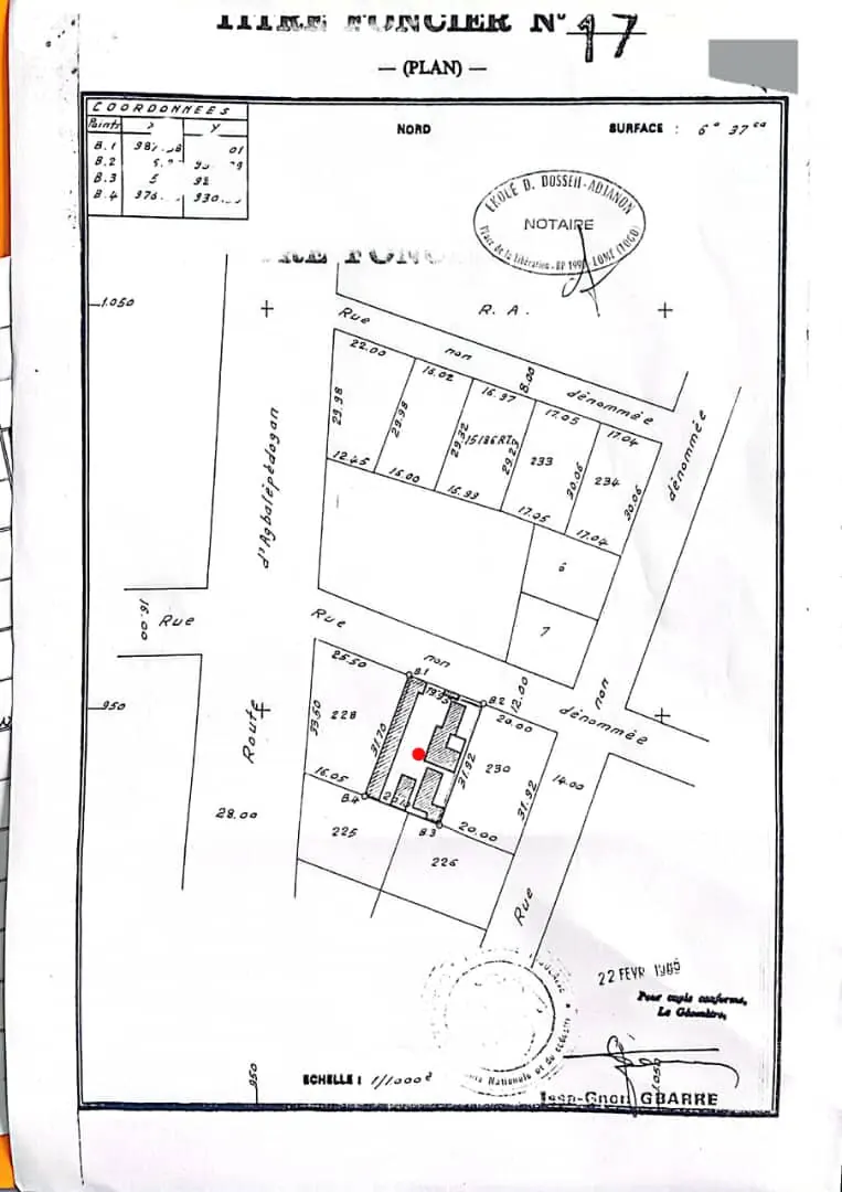 Terrain 637 m² avec bâtiment à rénover en vente à Bè Klikamé – 60 millions FCFA